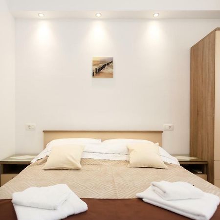 Apartment Rosemary 24 Krk Town Bagian luar foto