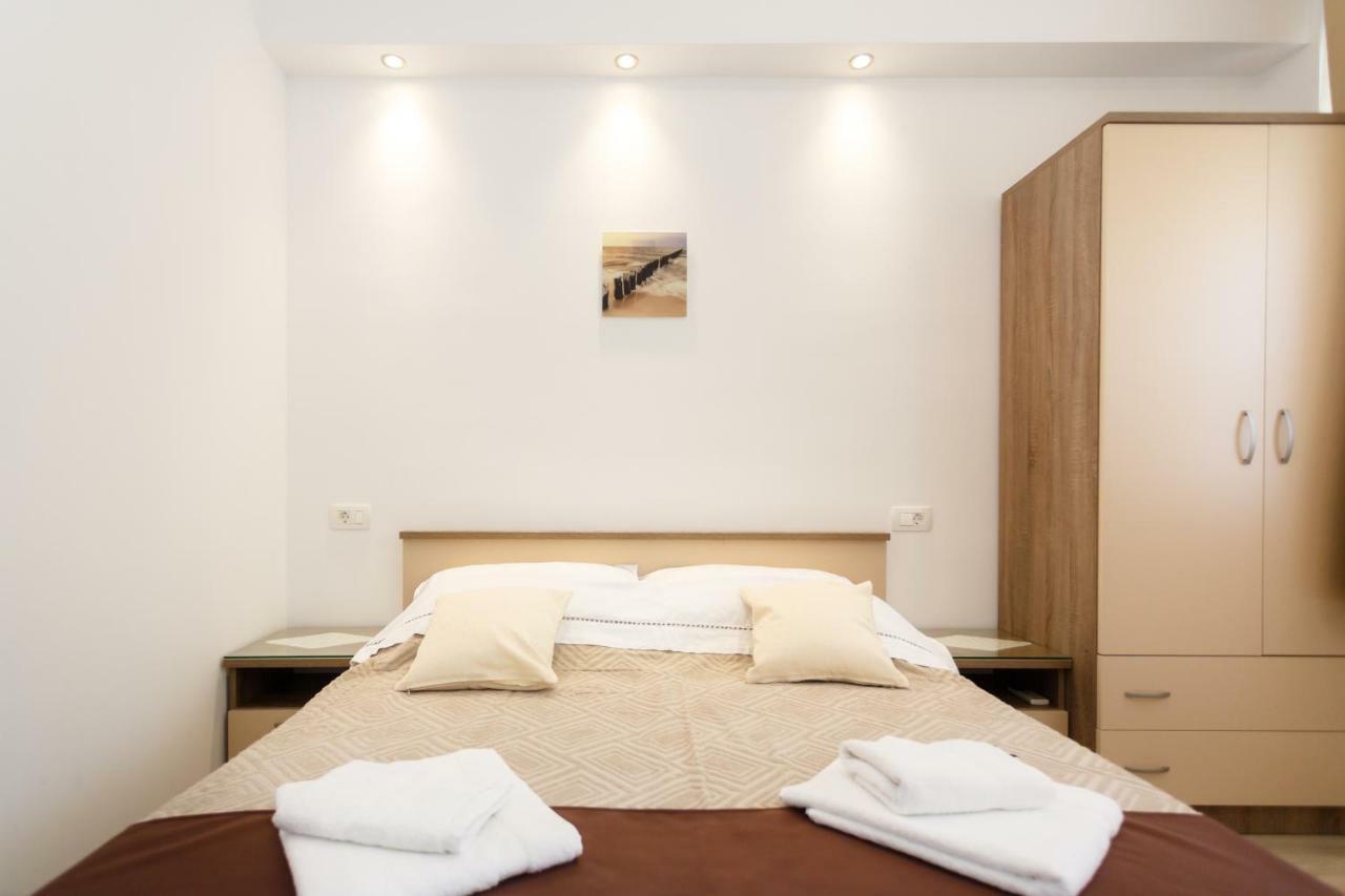 Apartment Rosemary 24 Krk Town Bagian luar foto
