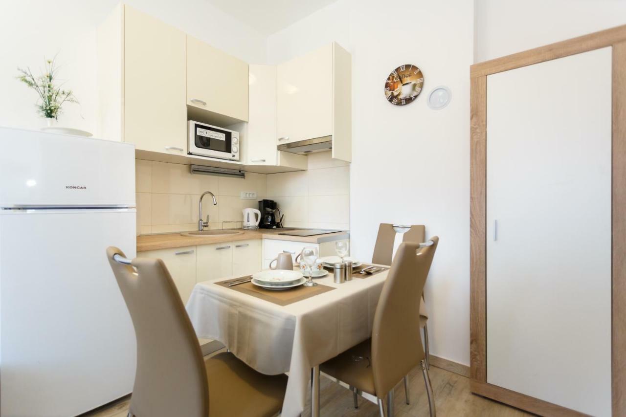 Apartment Rosemary 24 Krk Town Bagian luar foto