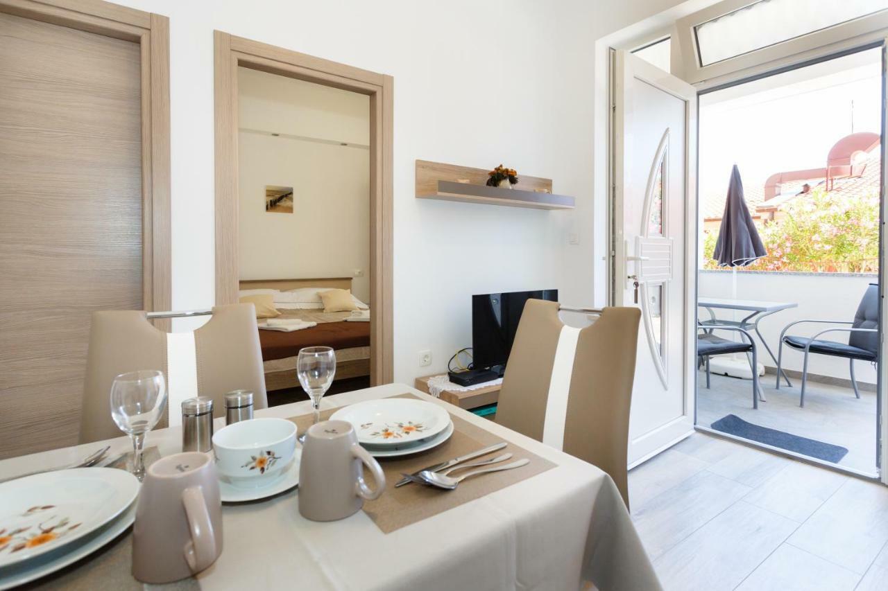 Apartment Rosemary 24 Krk Town Bagian luar foto