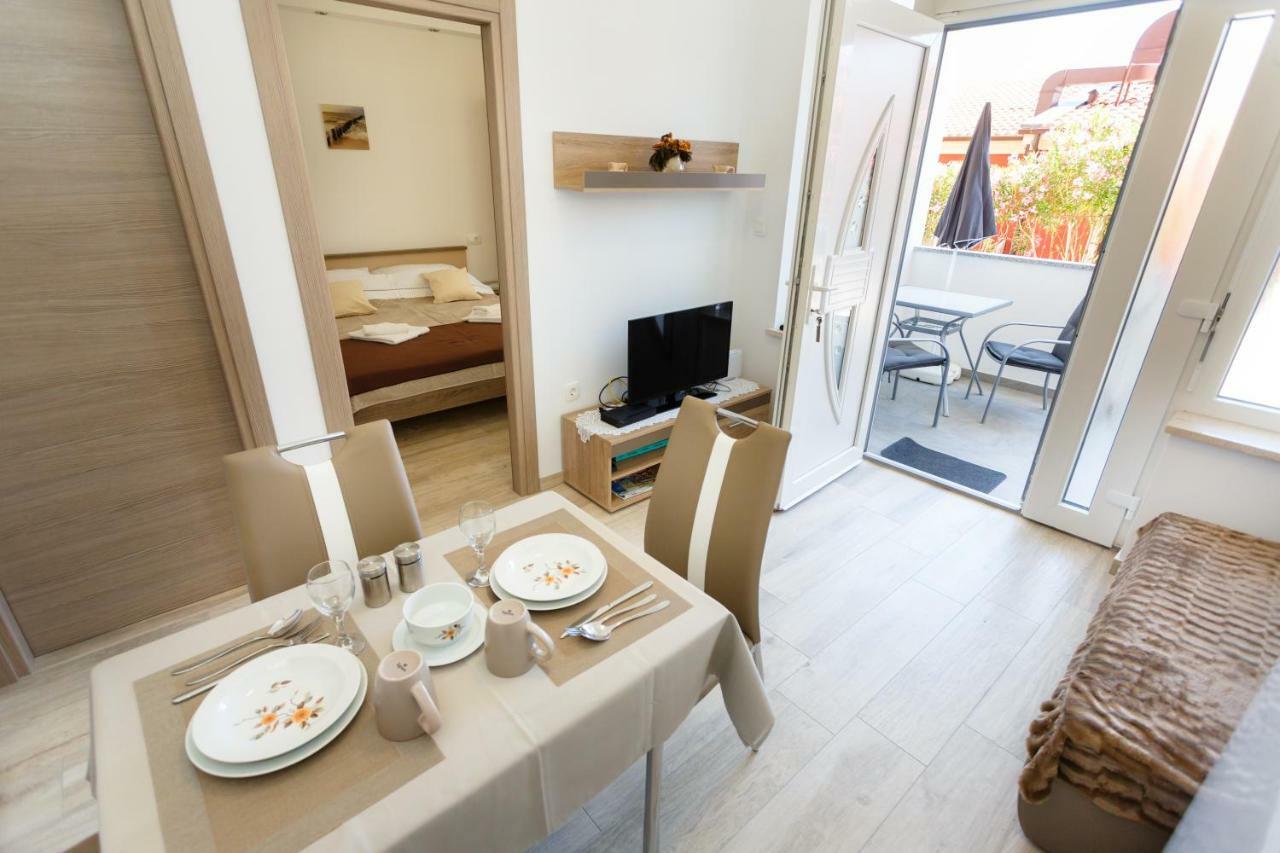 Apartment Rosemary 24 Krk Town Bagian luar foto